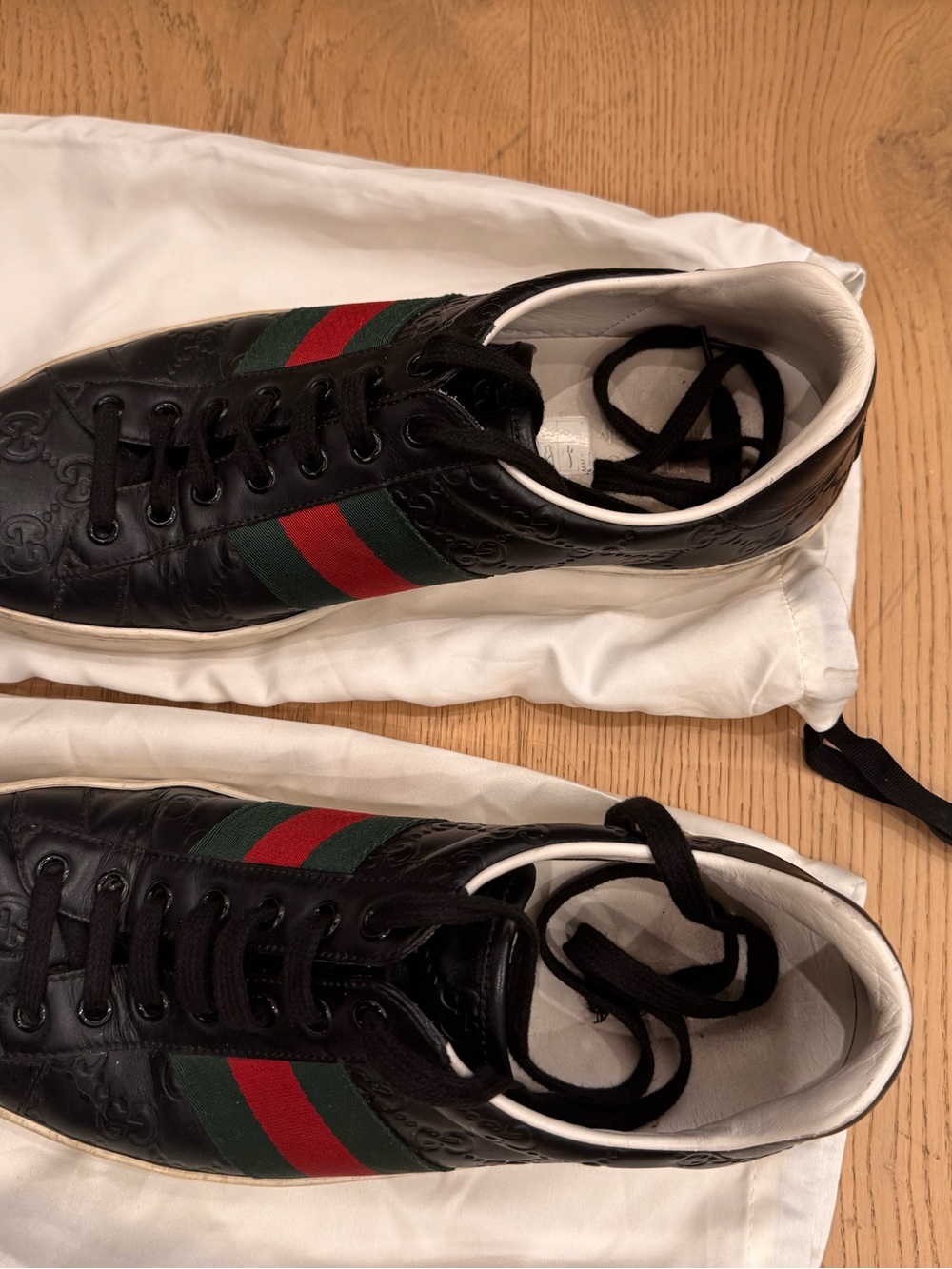 Gucci Men’s Black Leather Sneakers with Red & Green Stripe - Picture 3 of 9